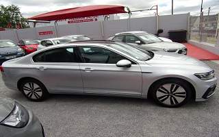VOLKSWAGEN&nbsp;PASSAT&nbsp; BERLINE