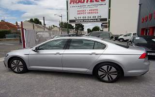 VOLKSWAGEN&nbsp;PASSAT&nbsp; BERLINE