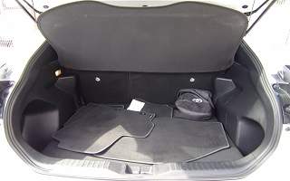 TOYOTA&nbsp;YARIS&nbsp; CROSS HYBRID