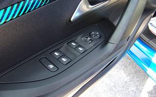 PEUGEOT&nbsp;E-2008&nbsp; ELECTRIQUE 136CH BVA