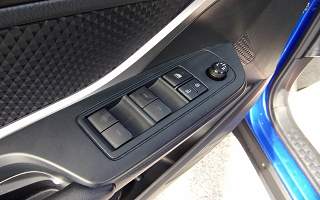 TOYOTA&nbsp;CHR&nbsp; HYBRID