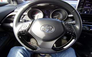 TOYOTA&nbsp;CHR&nbsp; HYBRID