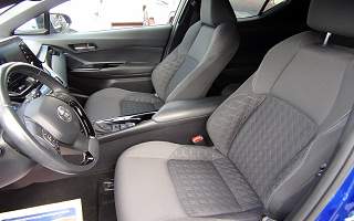 TOYOTA&nbsp;C-HR&nbsp; HYBRID