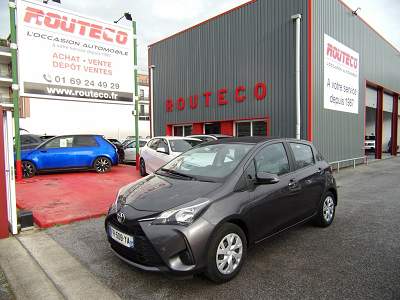 TOYOTA -  5P - 4CV - ESSENCE