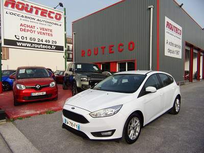 FORD -  5P - 6CV - ESSENCE